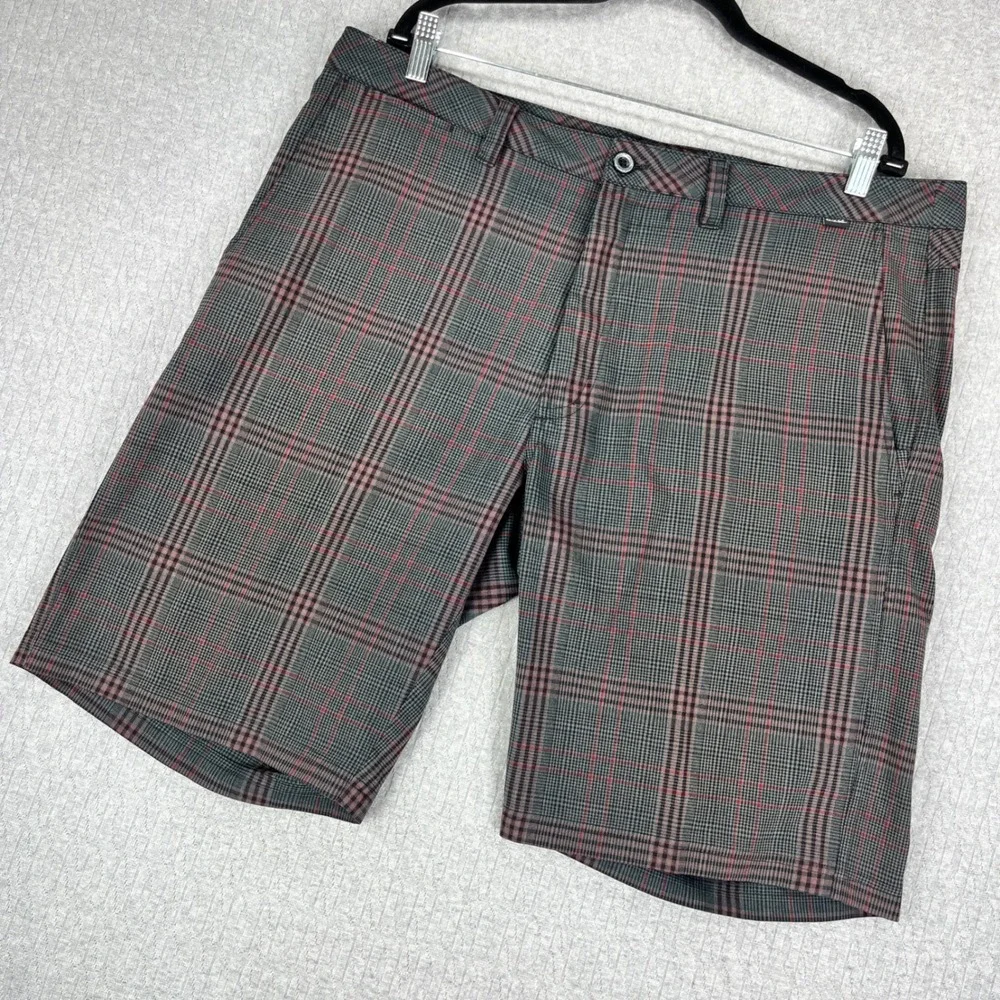 Travis Mathew Golf Shorts Mens 38 Grey Red Plaid Glen Check Performance Stretch
